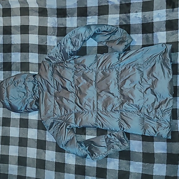 Eddie Bauer.  Lightweight puffer parka. Full-zip. Like-new.  Women's size Small. - Picture 13 of 16